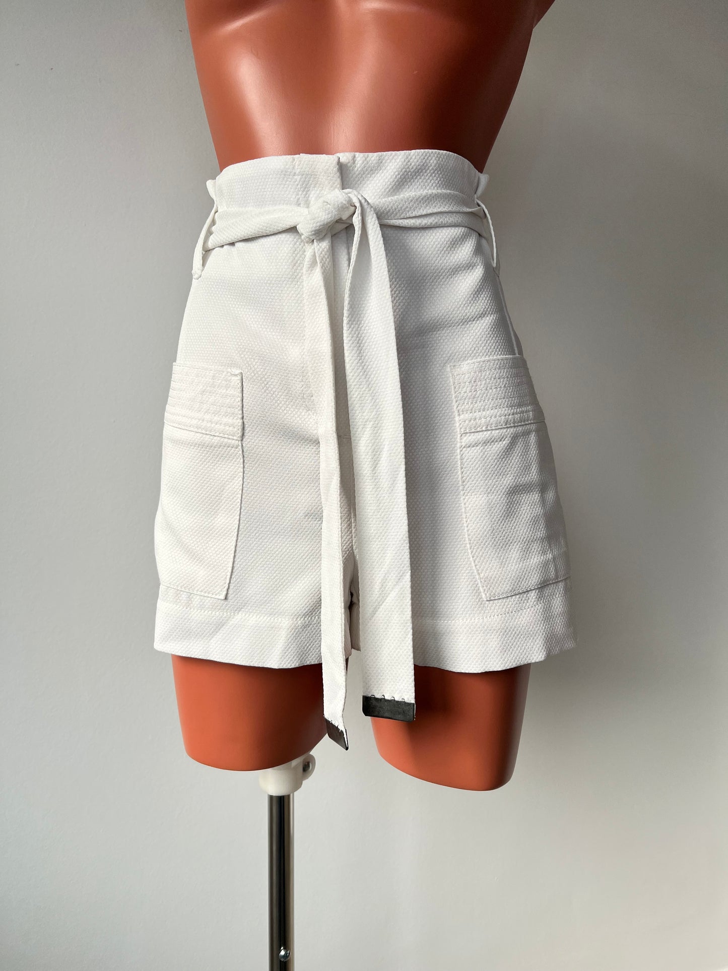 SHORT SHOULDER