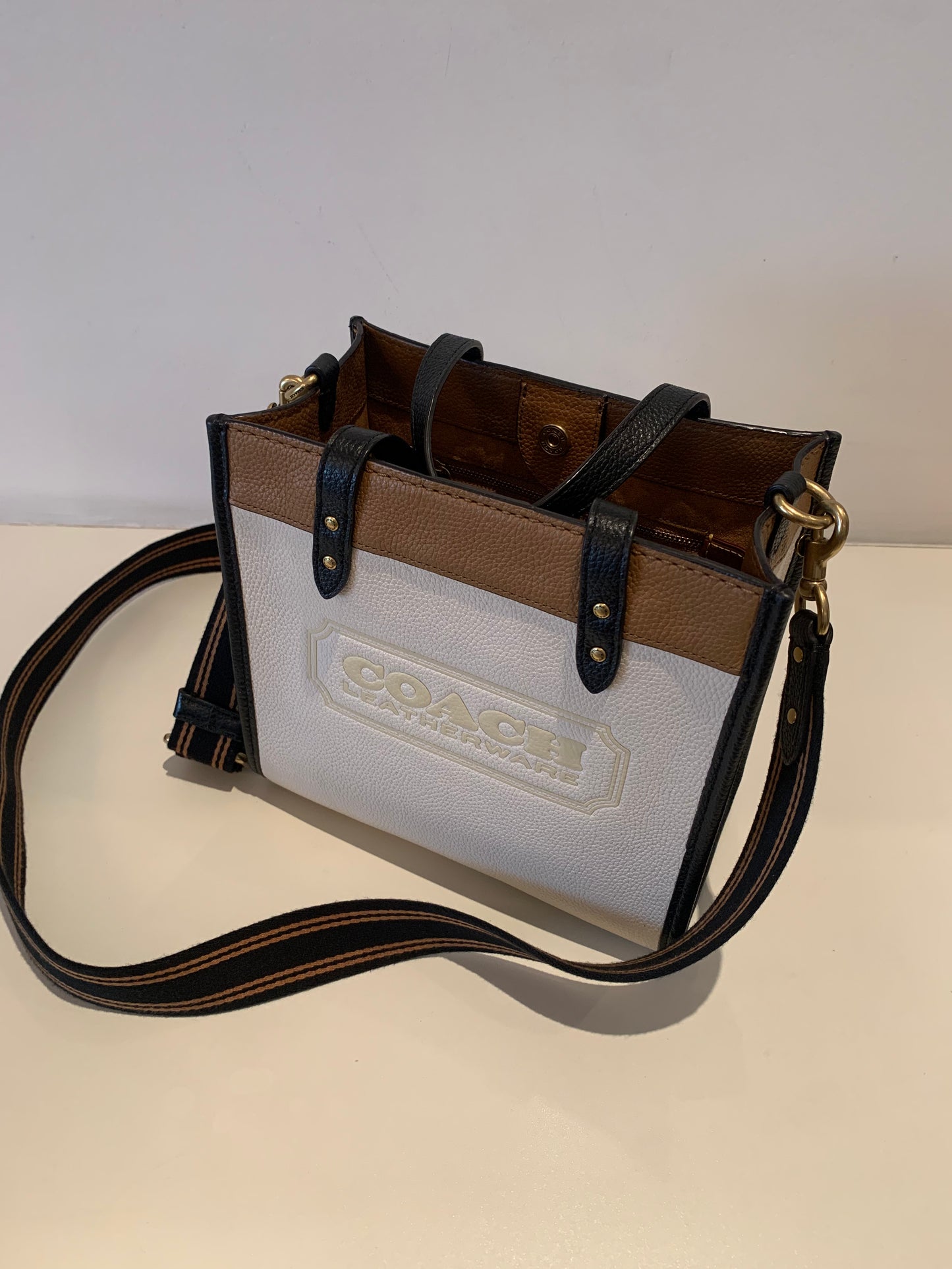 BOLSA COACH FIELD 22