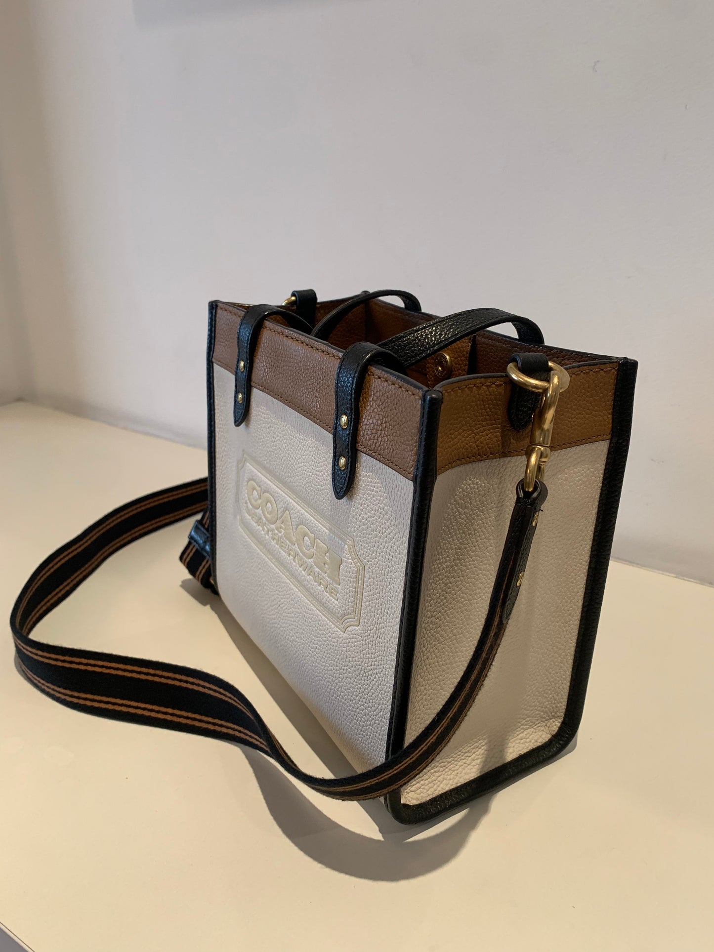 BOLSA COACH FIELD 22
