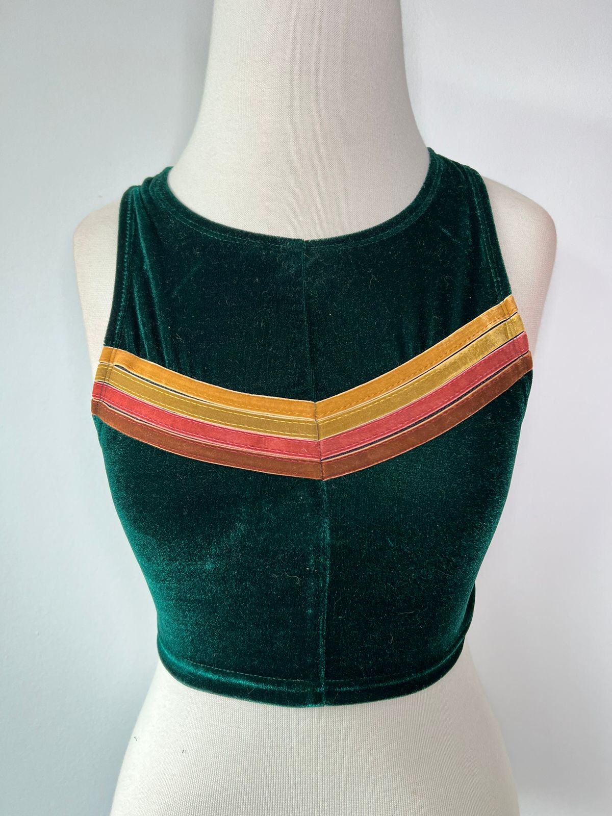 CROPPED FARM NOVO COM ETIQUETA