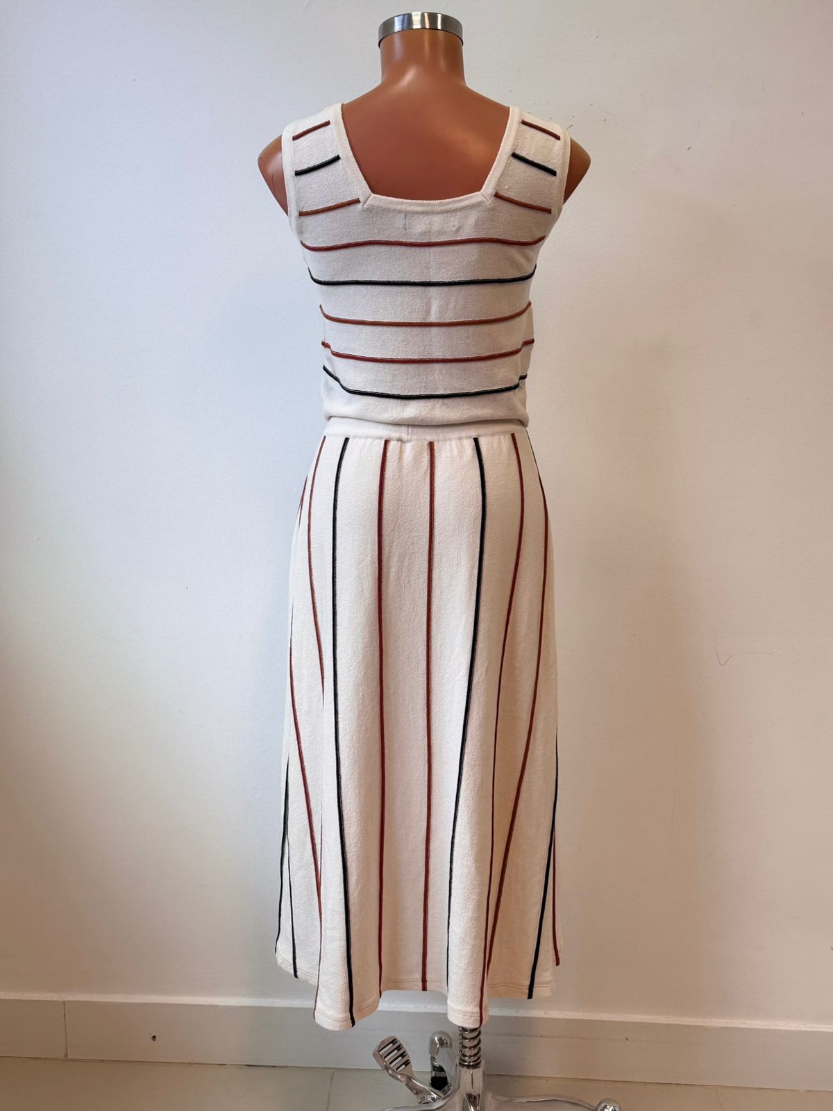 CONJUNTO MARIA FILÓ SAIA E BLUSA