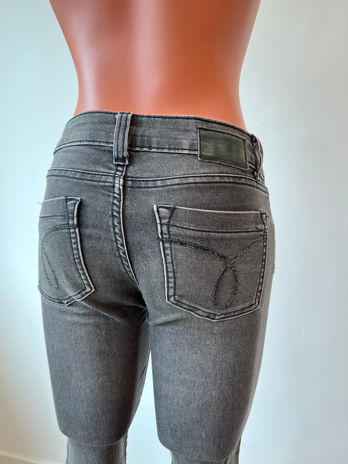 CALÇA CALVIN KLEIN