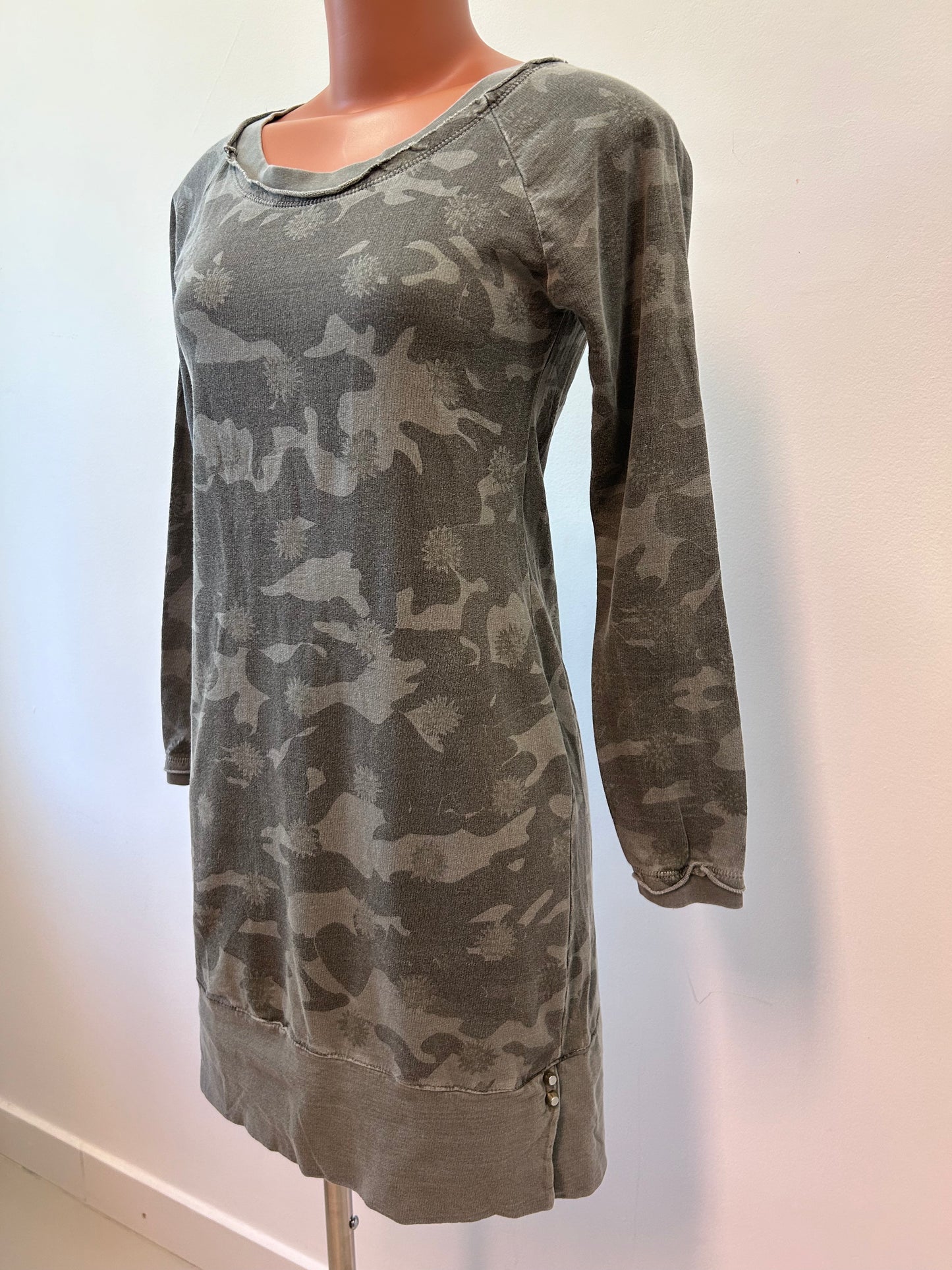 VESTIDO CANTÃO