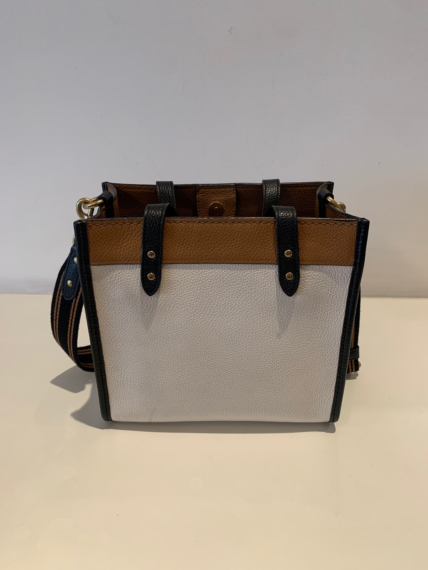 BOLSA COACH FIELD 22