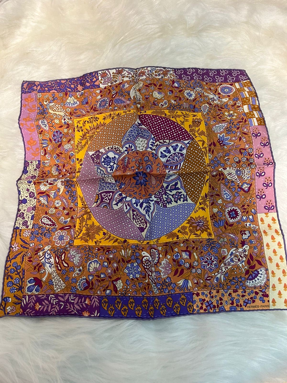 LENÇO HERMES SEDA PURA 40 X 40