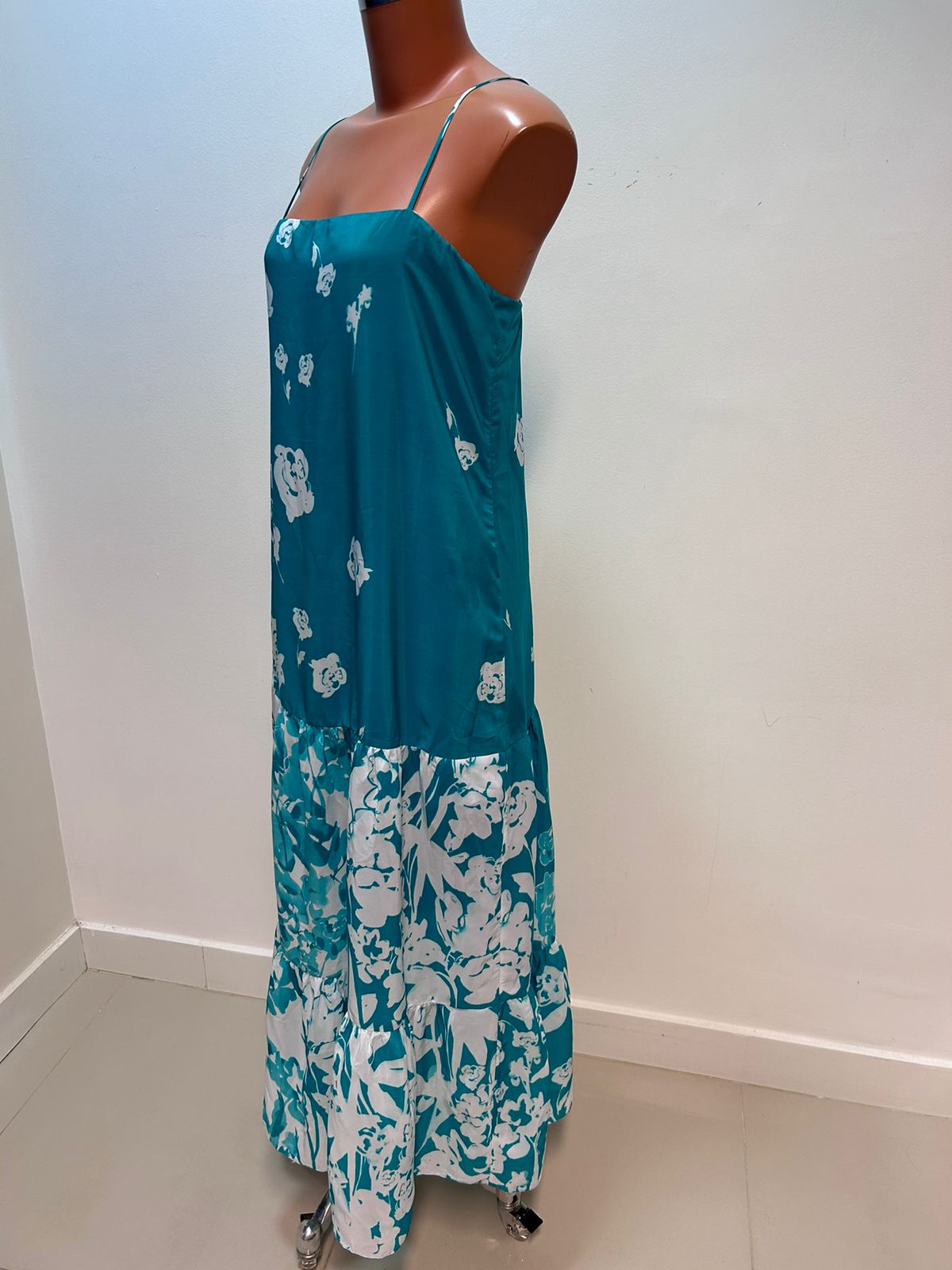VESTIDO SACADA
